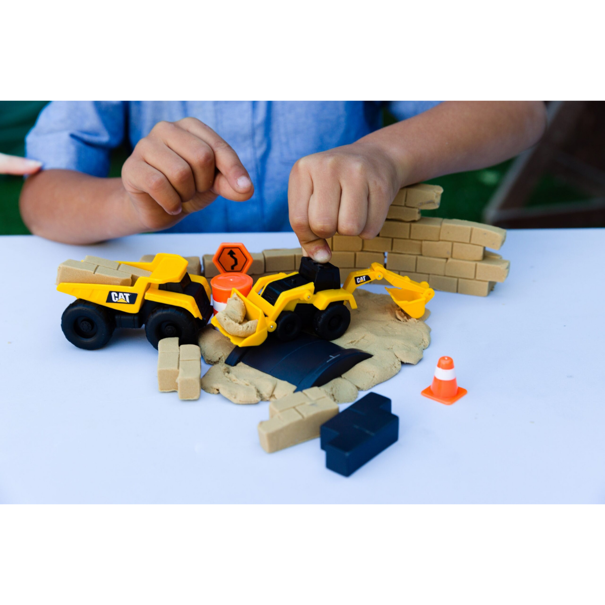 CAT - Mini Camión y Cargador Frontal con arena mágica