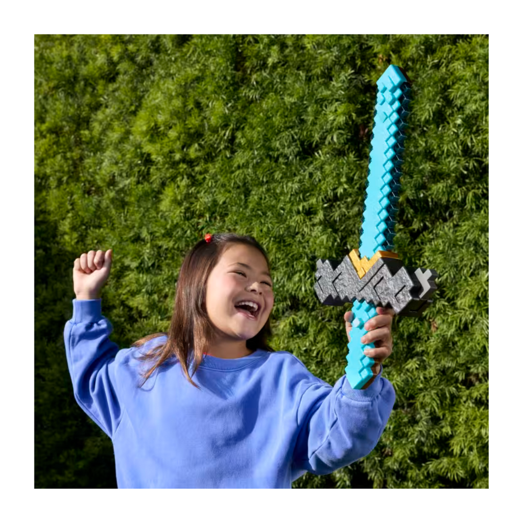 Espada y Pico Transformable De Minecraft Mattel